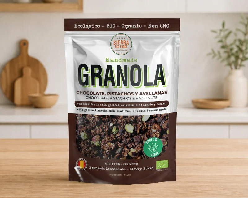 Granola de Chocolate, Pistachos y Avellanas · Sierra Eco Foods · 300 gramos